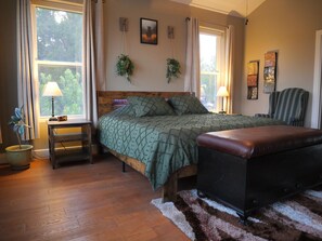 3 chambres, bureau, Wi-Fi gratuit, draps fournis