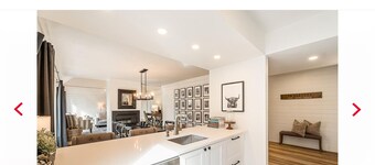 Cozy Ski retreat with a  exclusive view and location,5 minutes from Month Orford