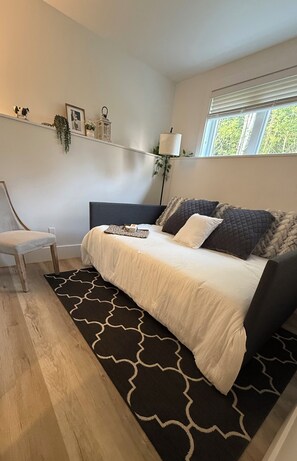 2 室のベッドルーム、デスク、アイロン / アイロン台、WiFi (無料)