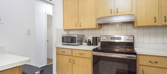 Bright 2BR w/ Big Backyard & Peaceful Vibes!