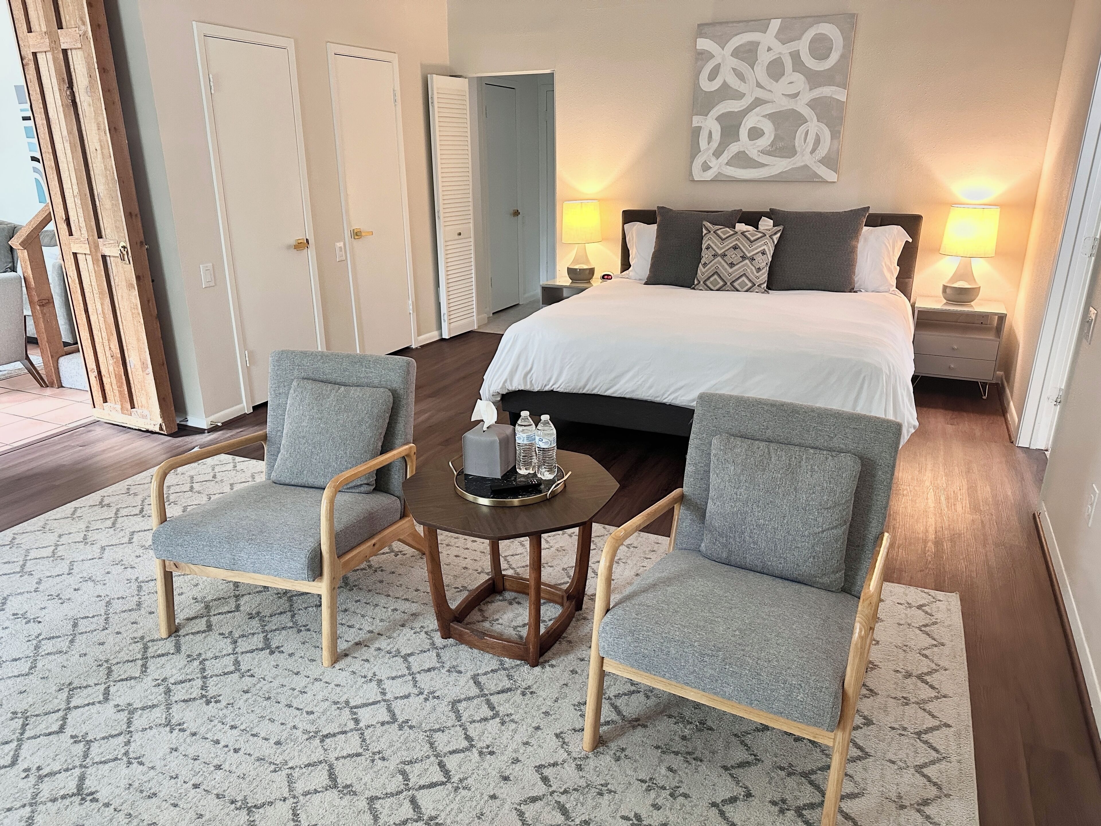 3 bedrooms, desk, iron/ironing board, free WiFi