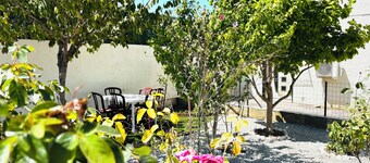 6-person house with garden in quiet neighborhood