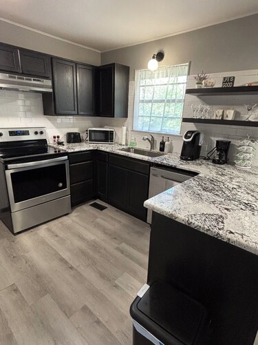 Green Cottage / Explore Trails, Ride Bikes & Golf!