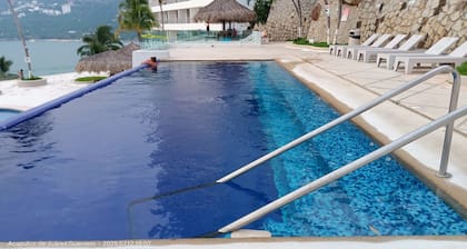 Charming 4 Px apartment in tranquil Acapulco Diamante-Majahua with all amenities