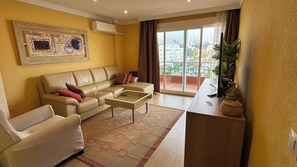 Smart TV - Carihuela Cristal - Beach + Swimming Pool + Terrace + Sea View (Torremolinos)