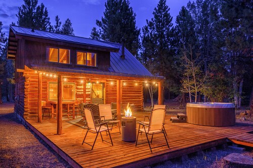 Blue Top Cabin Log Bend/SunRiver: HotTub FirePit Family/Dog/Horse Public Trails