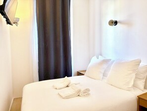 1 bedroom, internet, bed sheets