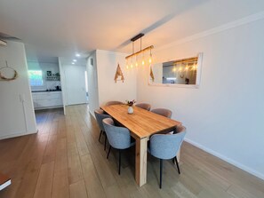 Dining - 3 BR Duplex in Zürich Limmattal Garden and Terrace (Killwangen)