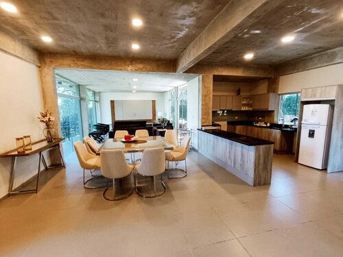 Vacation House, San Bernardino Amphitheater