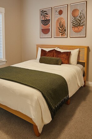 2 عدّة غرف نوم ومكتب ومكواة/لوح كي وواي فاي مجانًا