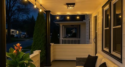 Spacious Lakewood Duplex • 2BR + Sofa Bed • 10 Min to Downtown & Edgewater