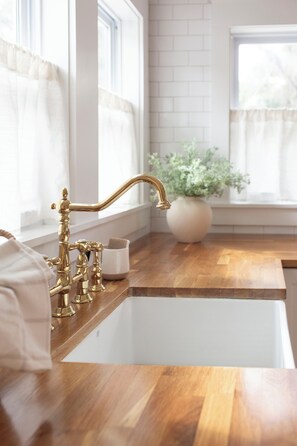 タオル、石鹸、トイレットペーパー