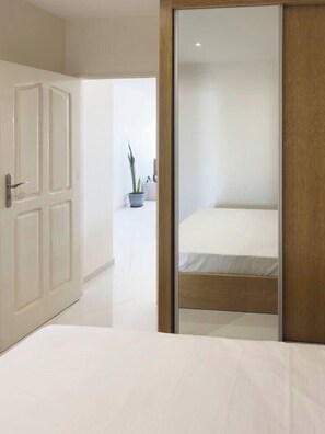 1 quarto, ferros/tábuas de passar roupa, Wi-Fi, roupa de cama