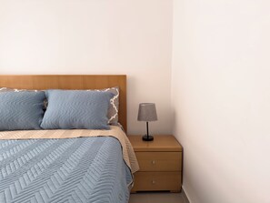 Iron/ironing board, travel cot, WiFi, bed sheets