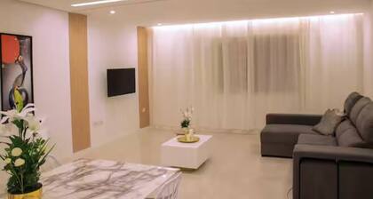 3-bdr apt 10-min walk laginha beach - LCGR