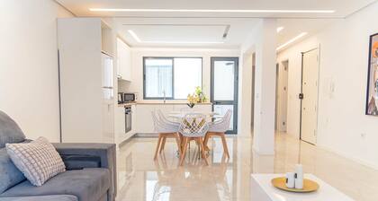 3-bdr apt 10-min walk laginha beach - LCGR