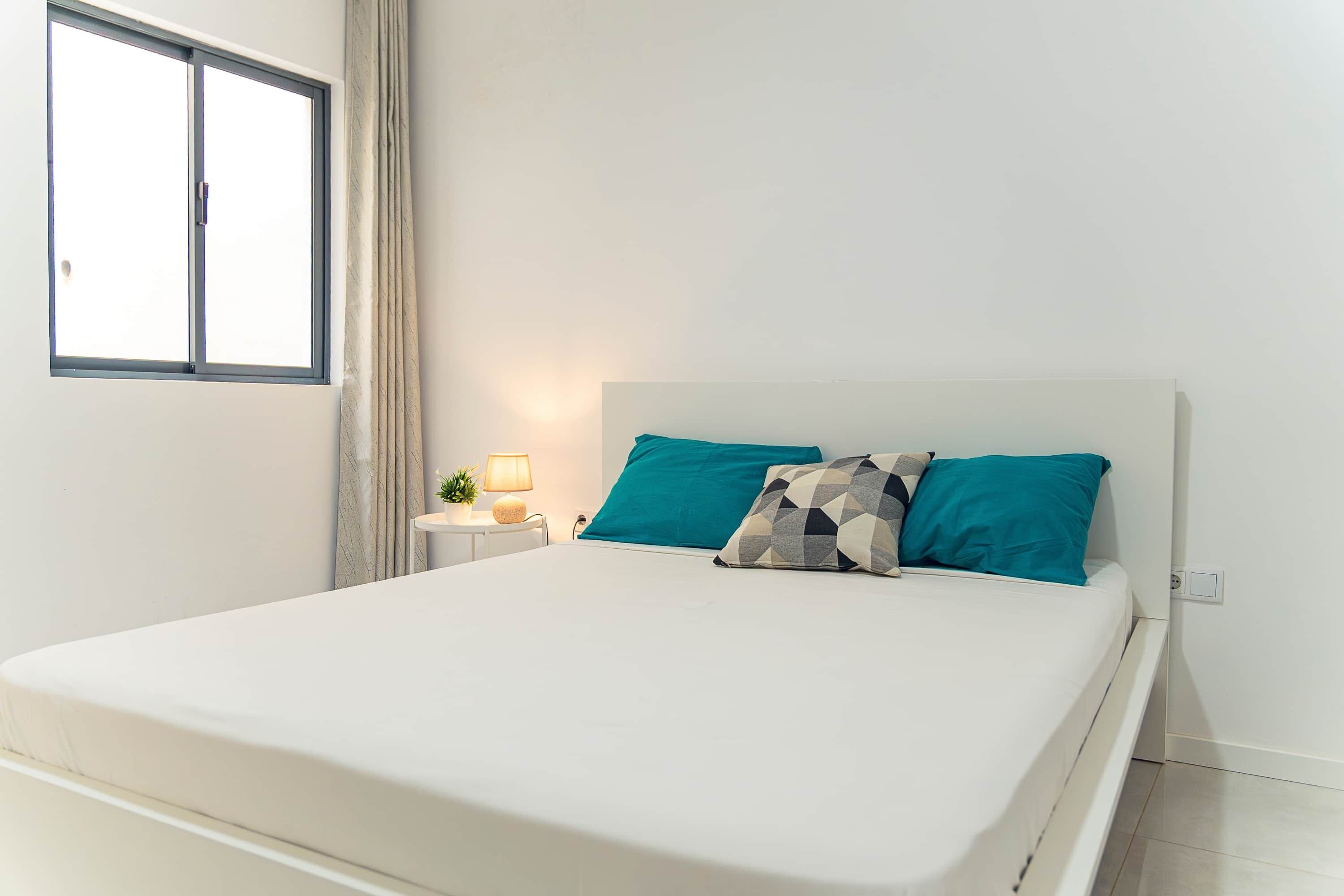 3 dormitorios, tabla de planchar con plancha, wifi gratis y ropa de cama