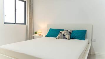 3 dormitorios, tabla de planchar con plancha, wifi gratis y ropa de cama