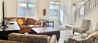 Rockland Park Home: 3 BR, Easy Access to Banff