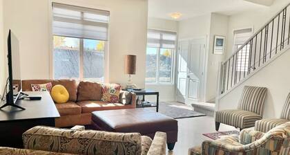 Rockland Park Home: 3 BR, Easy Access to Banff