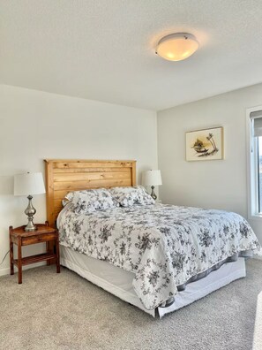 3 chambres, fer et planche à repasser, Wi-Fi, draps fournis