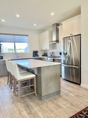 Rockland Park Home: 3 BR, Easy Access to Banff