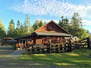 Exterior - Bond Ranch Retreat, Rustic Olympic Peninsula (Sequim)