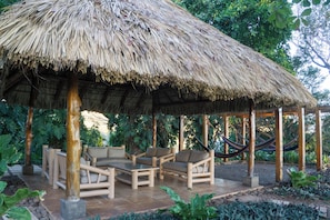 Casa conforto, vista para a praia, de frente para o oceano | Terraço/pátio