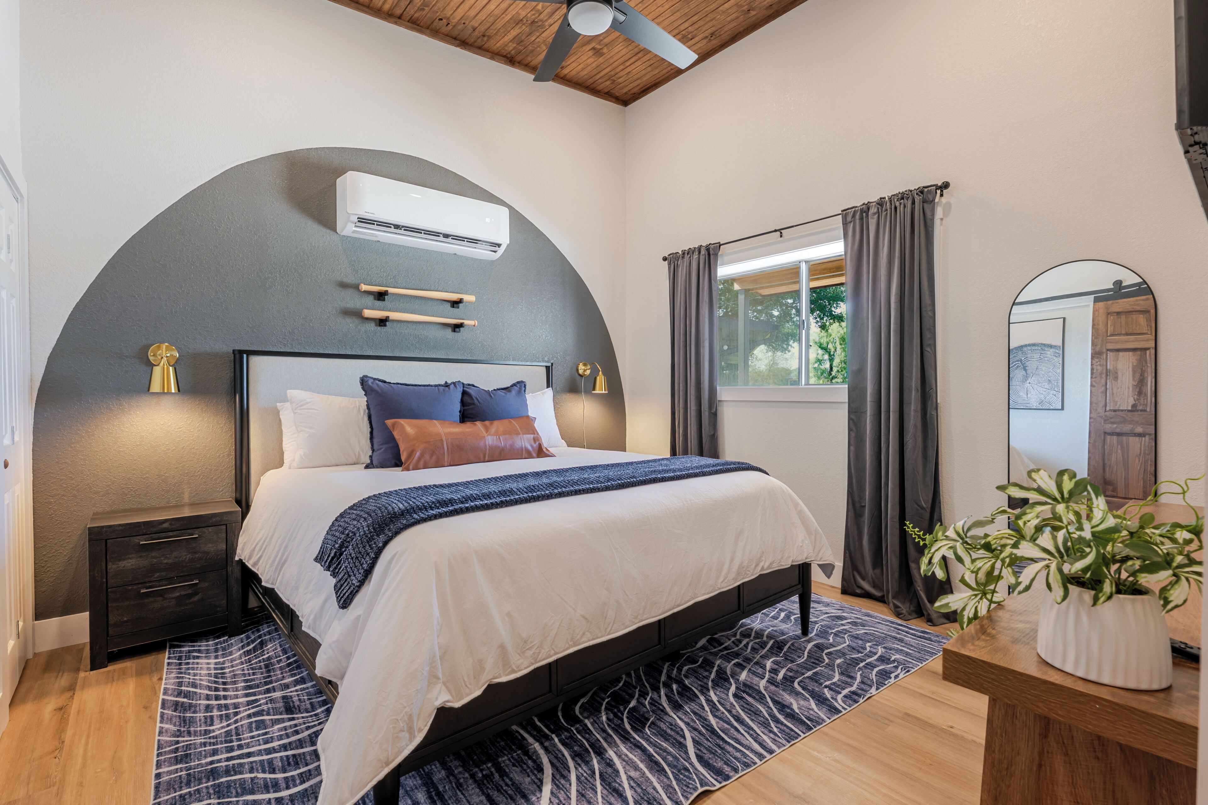 5 soverom, strykejern/-brett, wi-fi og sengetøy