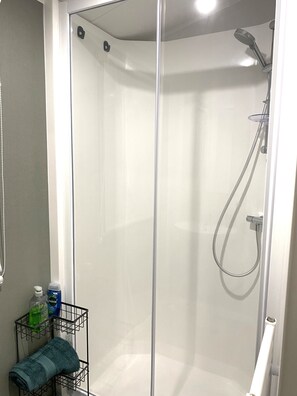 Comfort Apartment, 3 Bedrooms, Non Smoking, Patio | Bathroom