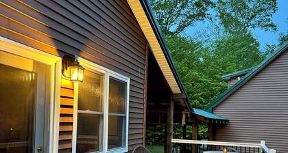 Schoodic Lake House: 2-bedroom, 1 bath, w/ AC