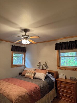 2 Schlafzimmer, Reisekinderbett, kostenloses WLAN, Bettwäsche