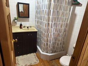 Towels, soap, toilet paper - Refugio Casa de pino, a magical place to connect with nature! (Subachoque)