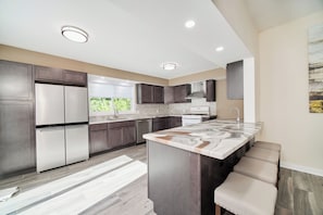 Microwave, electric kettle, toaster, blender