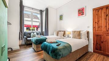 Iron/ironing board, WiFi, bed sheets