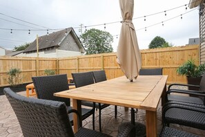 Outdoor dining