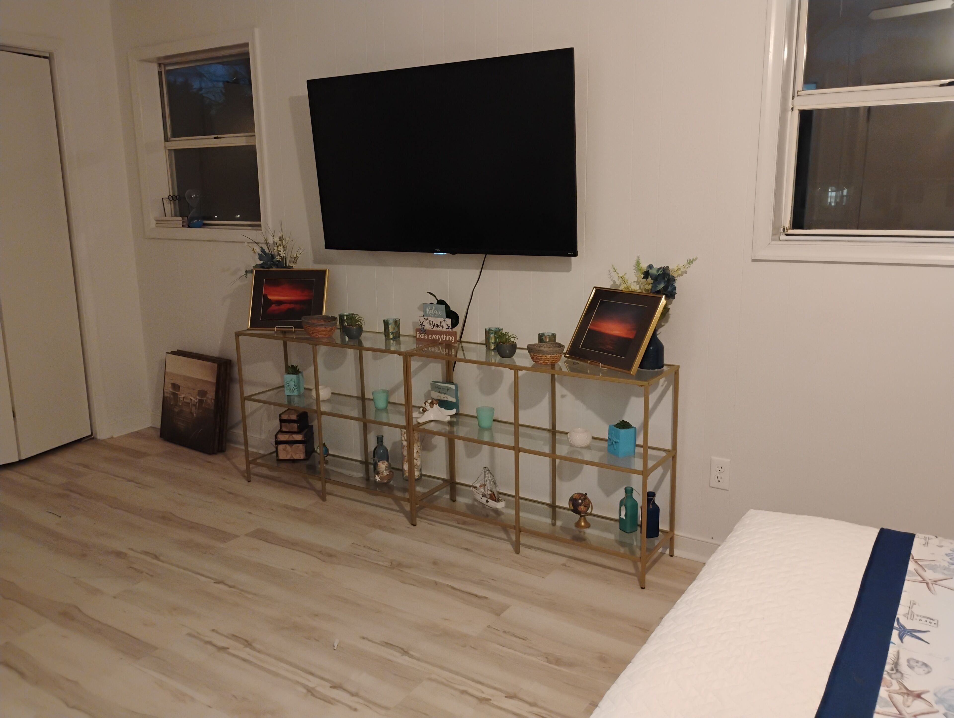 3 habitaciones, tabla de planchar con plancha, wifi y ropa de cama 