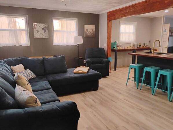 Televisión y chimenea 