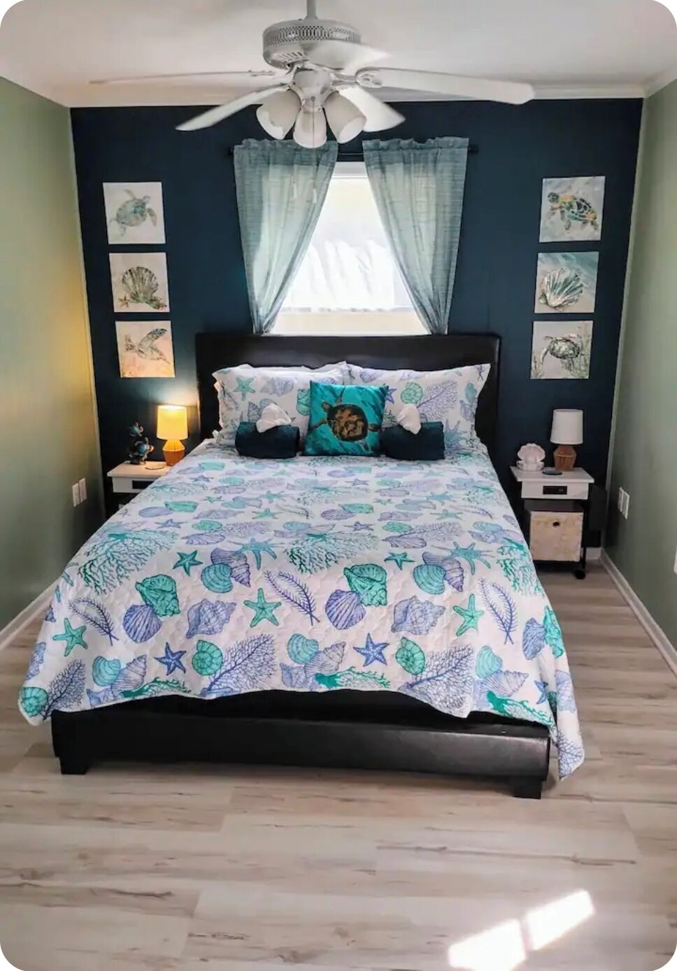 3 slaapkamers, een strijkplank/strijkijzer, wifi, beddengoed