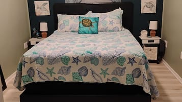 3 bedrooms, iron/ironing board, WiFi, bed sheets