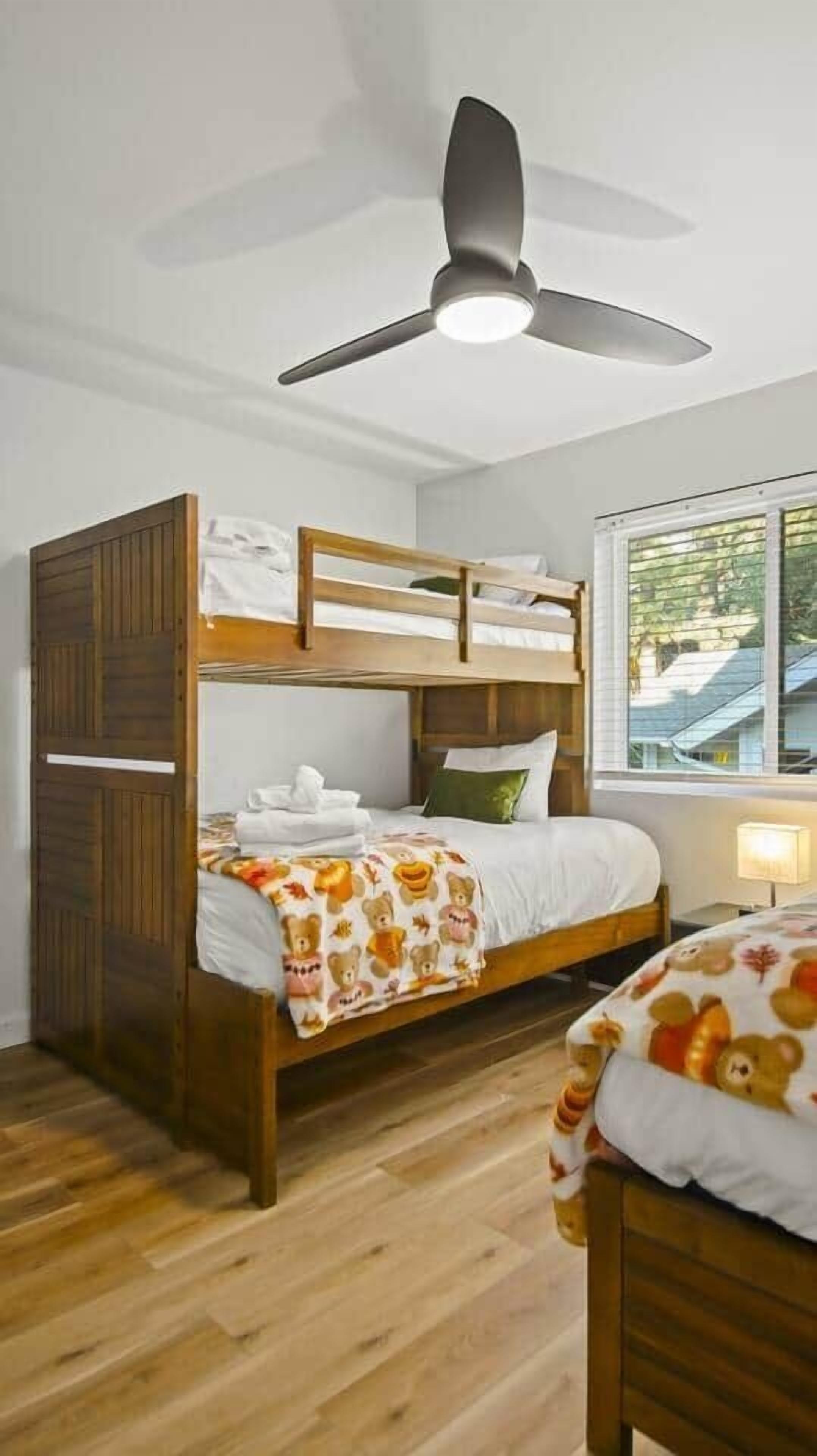 4 bedrooms, desk, iron/ironing board, free WiFi