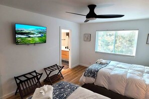 4 bedrooms, desk, iron/ironing board, free WiFi - Moonridge Ski&Zoo Chalet HotTub/4 BB/BBQ/Fire Pit (Big Bear Lake)