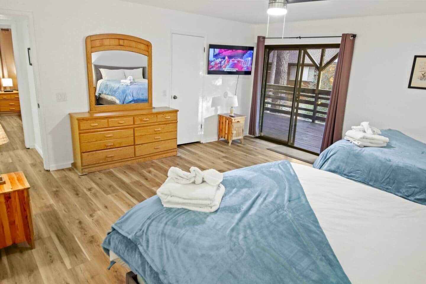 4 bedrooms, desk, iron/ironing board, free WiFi