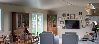 Alpaca Farm Retreat – Cozy 2BR Stay on Kloud 9 Haven, Near Beach & Wineries