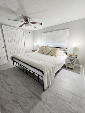 3 bedrooms, iron/ironing board, Internet, bed sheets