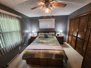 3 bedrooms, iron/ironing board, free WiFi, bed sheets