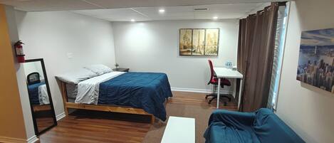 1 chambre, bureau, literie fournie