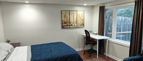 1 bedroom, desk, bed sheets