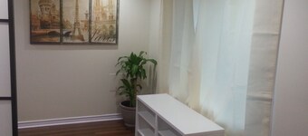 Work-Play Suite Near The Ottawa Airport & LRT