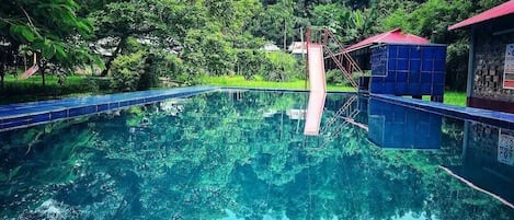 Piscine extérieure